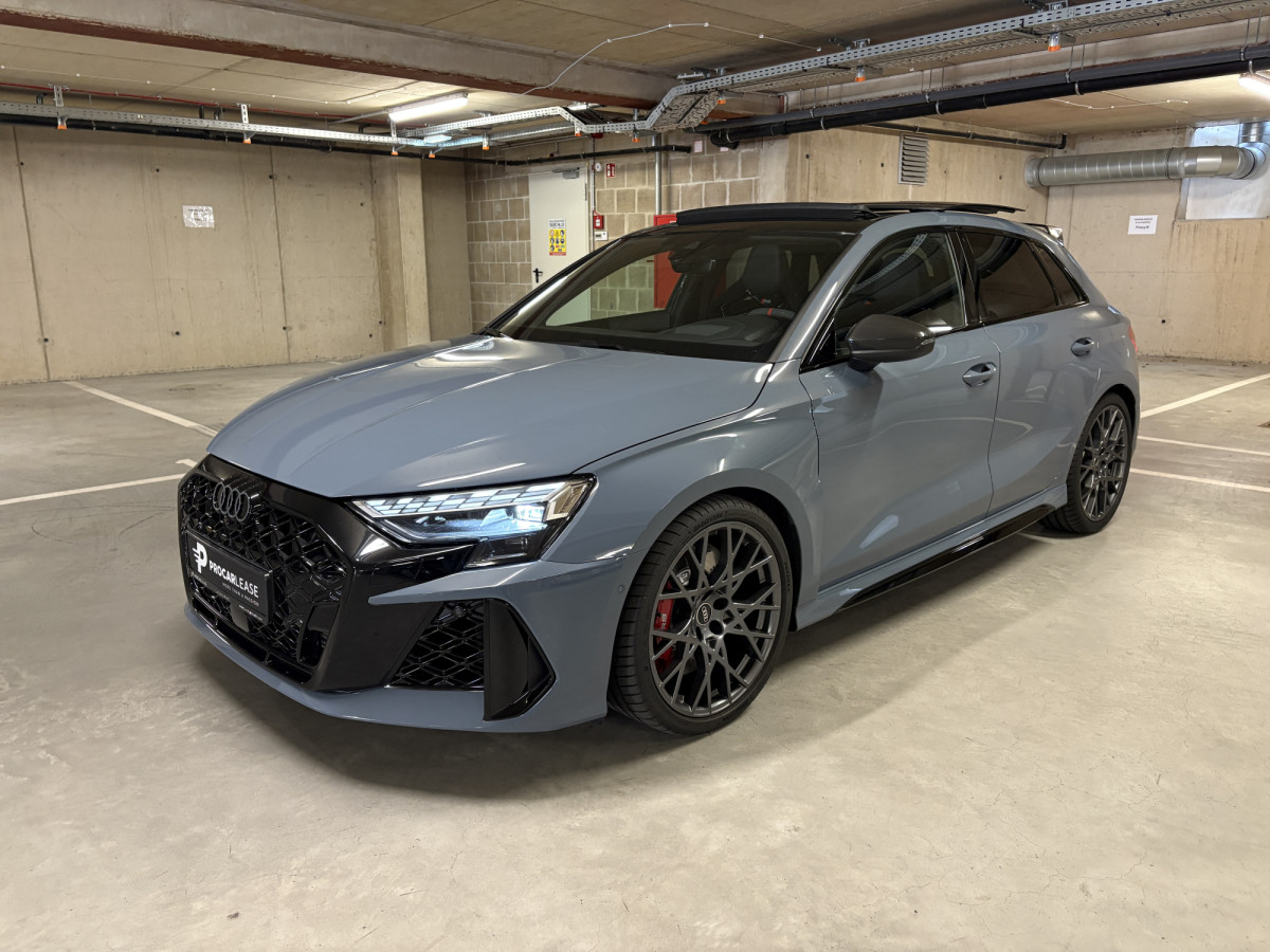 Audi RS3 Sportback 2.5 TFSI quattro/PERF/CARBONE/Pano/ /19/HUD/CAM/SONO/MATRIX