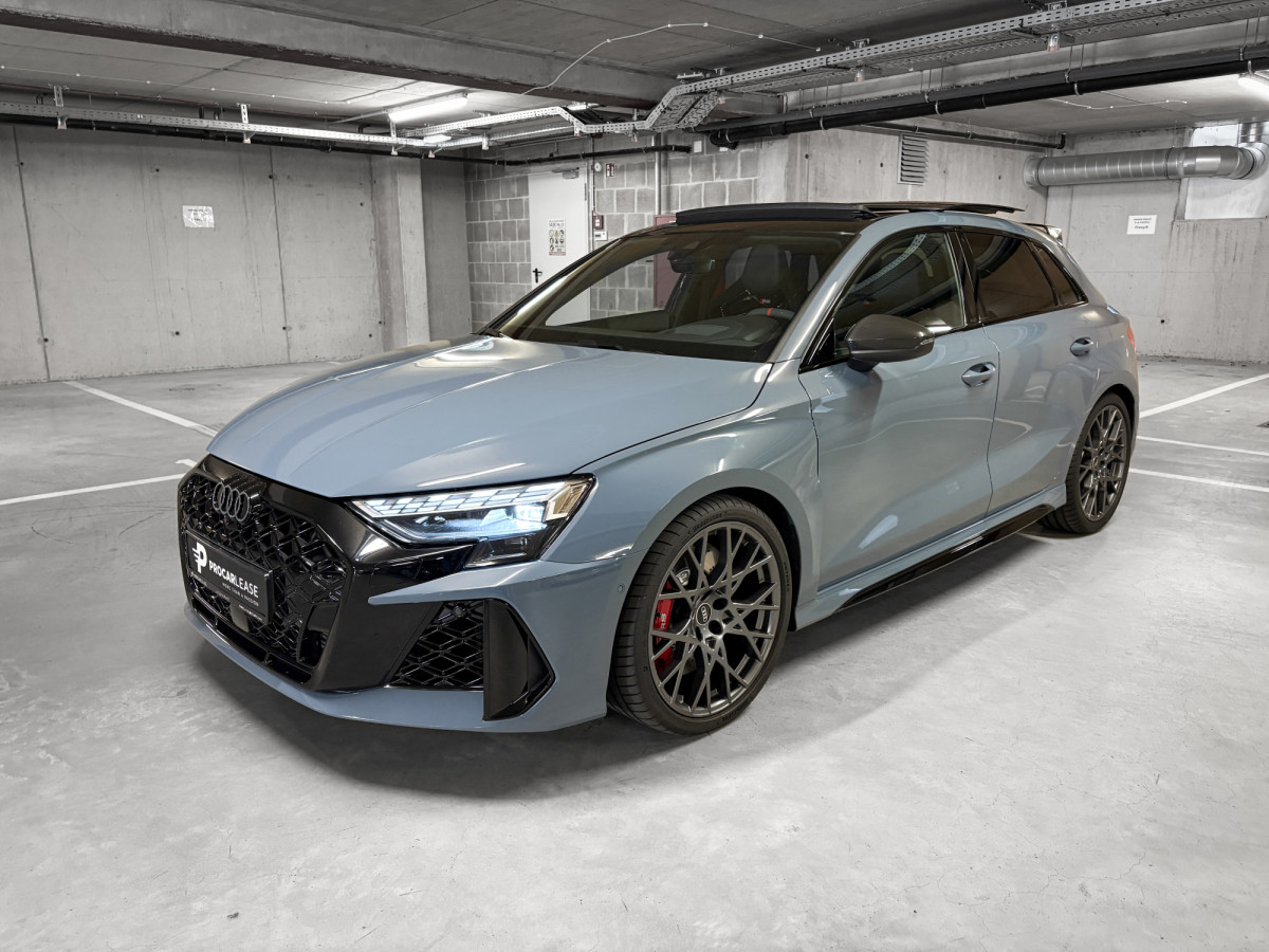 Audi RS3 Sportback 2.5 TFSI quattro/PERF/CARBONE/PANO/19/HUD/VOLL