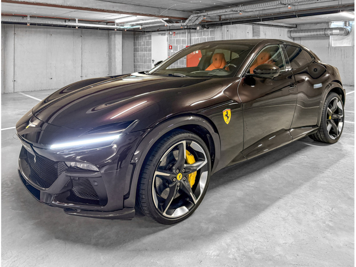Ferrari Purosangue PUROSANGUE V12 / NERO PUROSANGUE