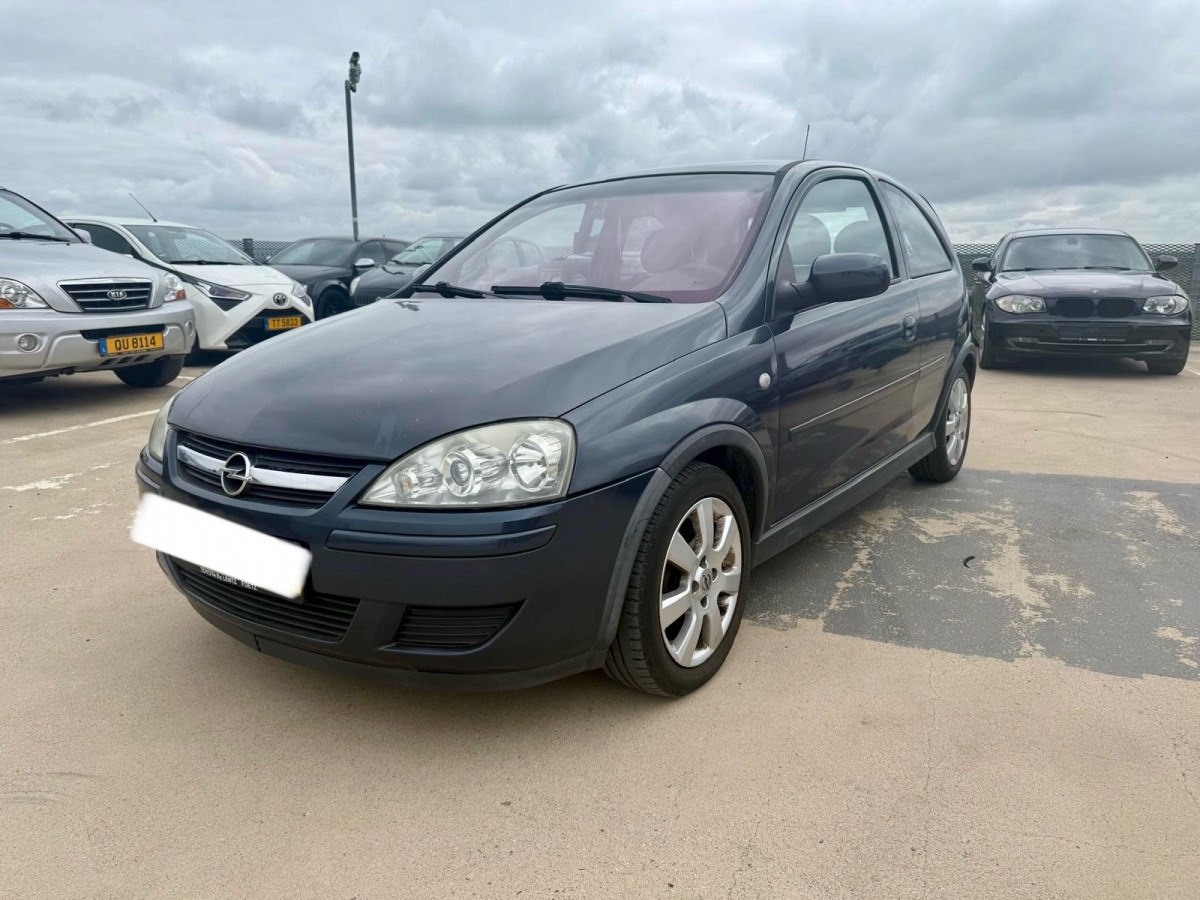 Opel Corsa 1.2 Essence 3p