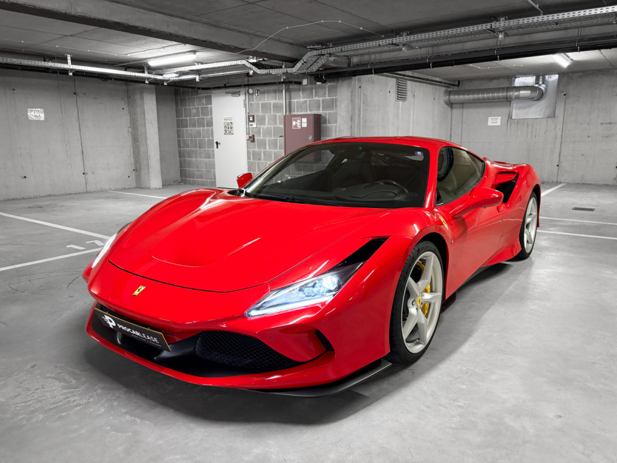 Ferrari F8 Tributo F1 VOLL/20/LIFT/KAMERA/PASSENGER D/CARBON STEERING W