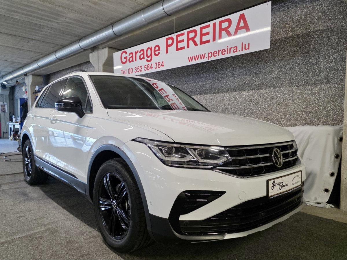 Volkswagen Tiguan 1.5 TSI 150 URBAN SPORT VIRTUAL HEAD UP HARMAN KARDON CUIR NAVIC 1 HAND