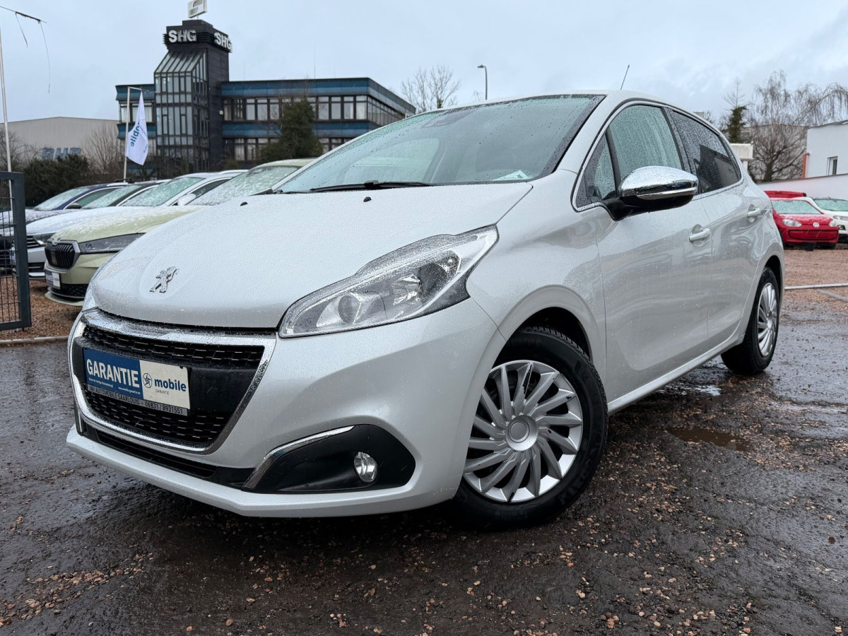 Peugeot 208 Allure/5xTÜRER/KAMERA/SCHECKHEFT/