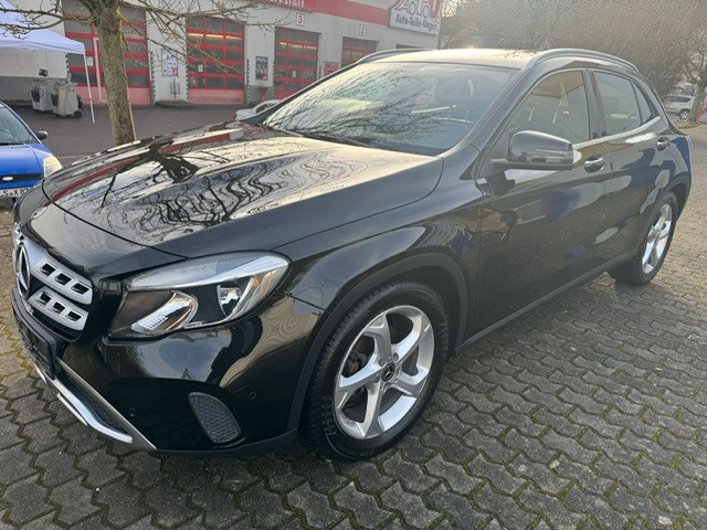 Mercedes-Benz GLA 200 MERCEDES-BENZ GLA 200 AUTOMATIK LEDER NAVI SHZ KEYLESS KAMERA