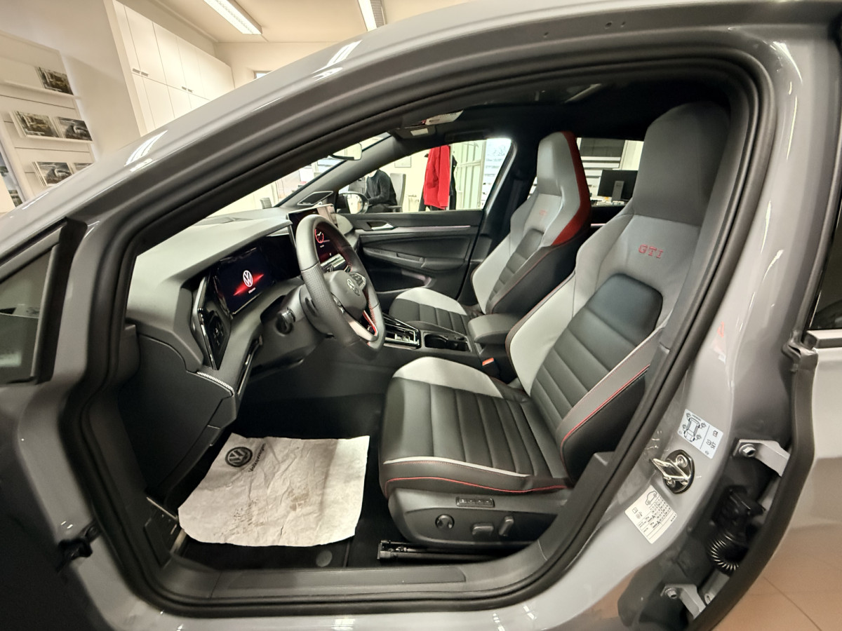 Golf GTI Clubsport 2.0 TSI 221 kW / 300 CV Boîte à double embrayage 7 vitesses