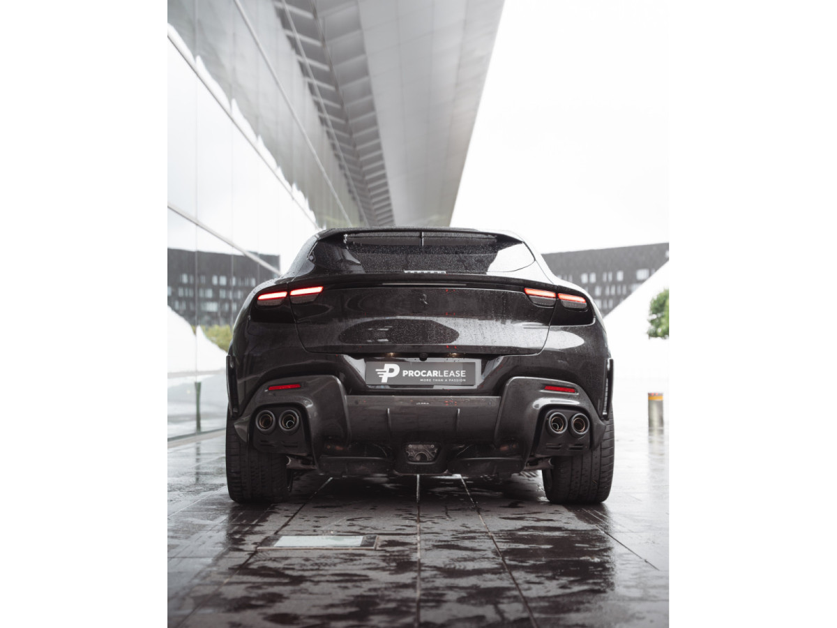 Ferrari Purosangue V12 / PROD.2026/AVAILABLE MY 2026 / PANORAMA/ CARBON /VOLL