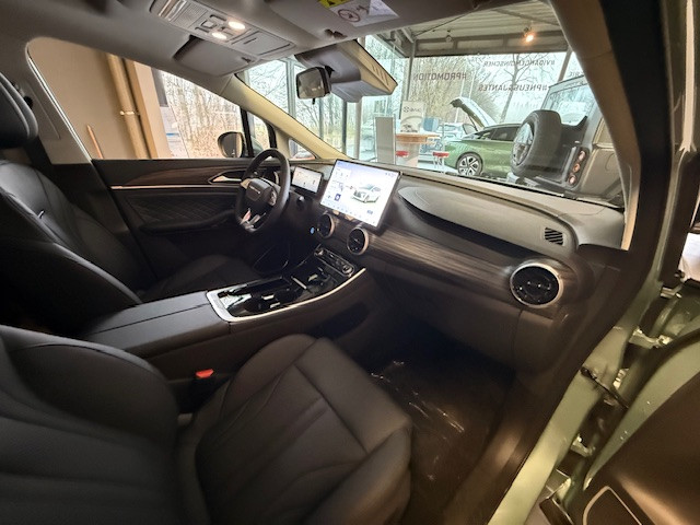 Forthing U-Tour 1.5 TURBO PHEV 3