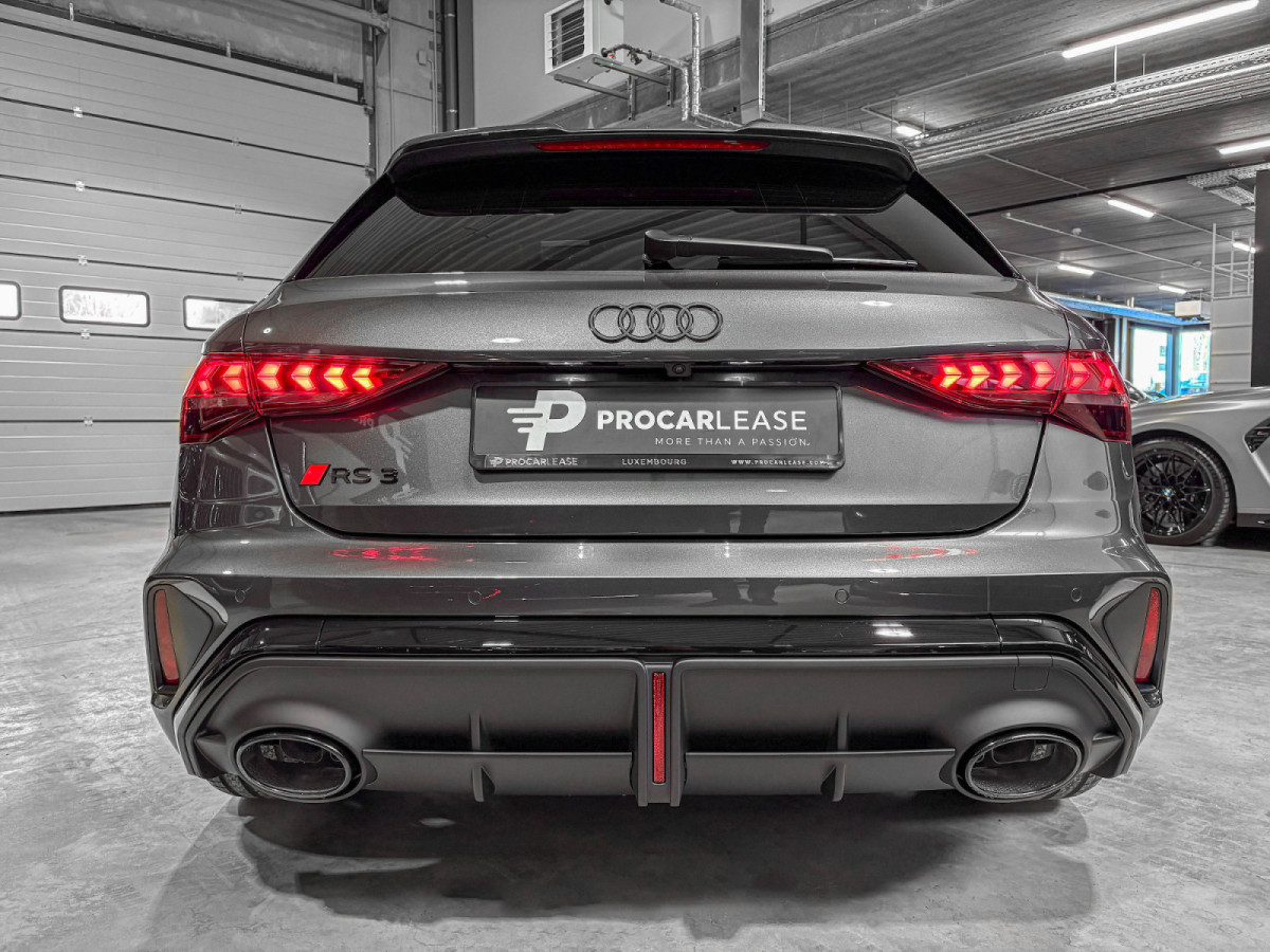 Audi RS3 Sportback 2.5 TFSI quattro/Pano/SCHALE//360°/SONO/MATRIX