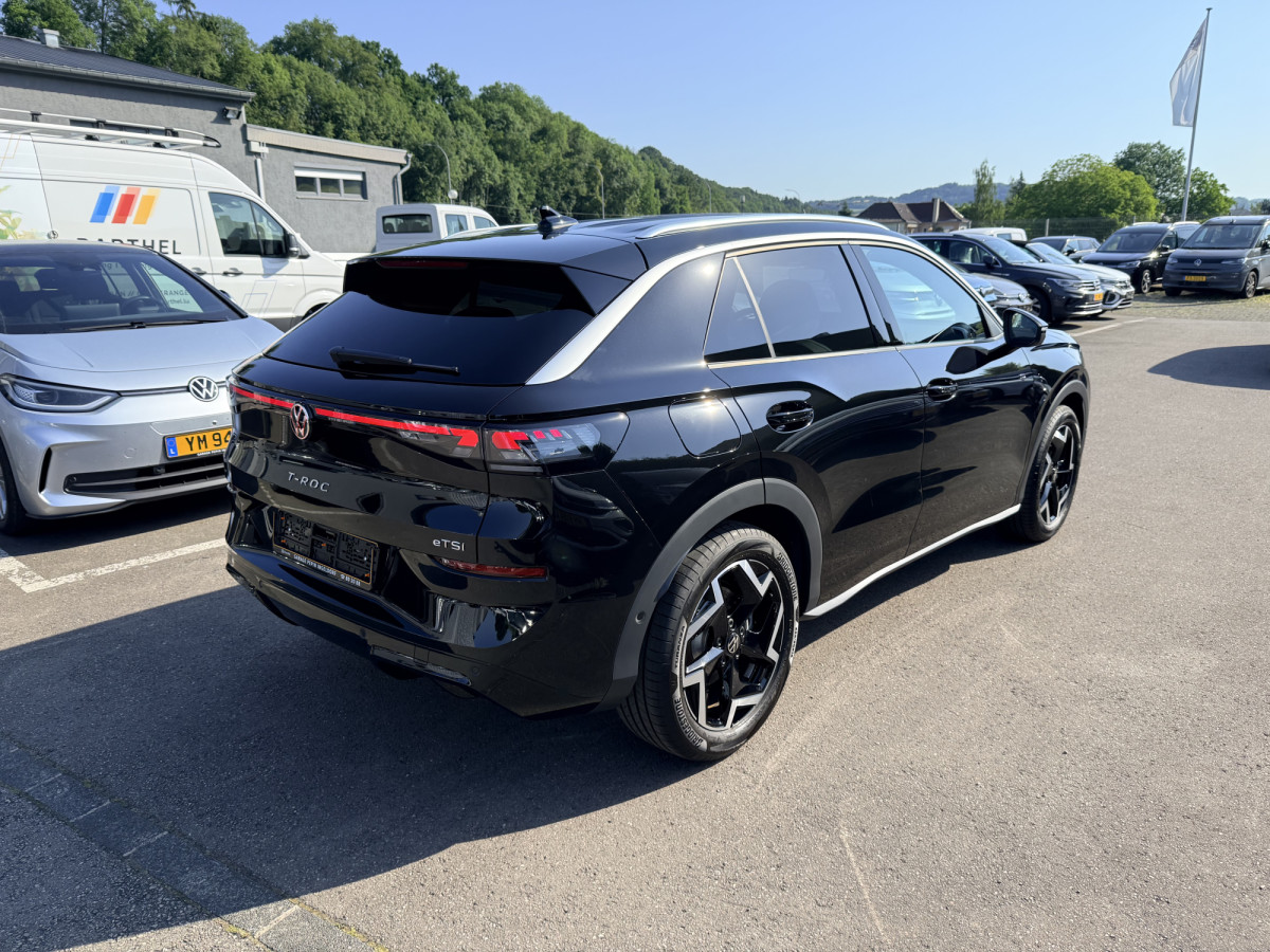 Volkswagen T-Roc R-Line 1.5 eTSI 150cv Boîte à double embrayage 7 vitesses