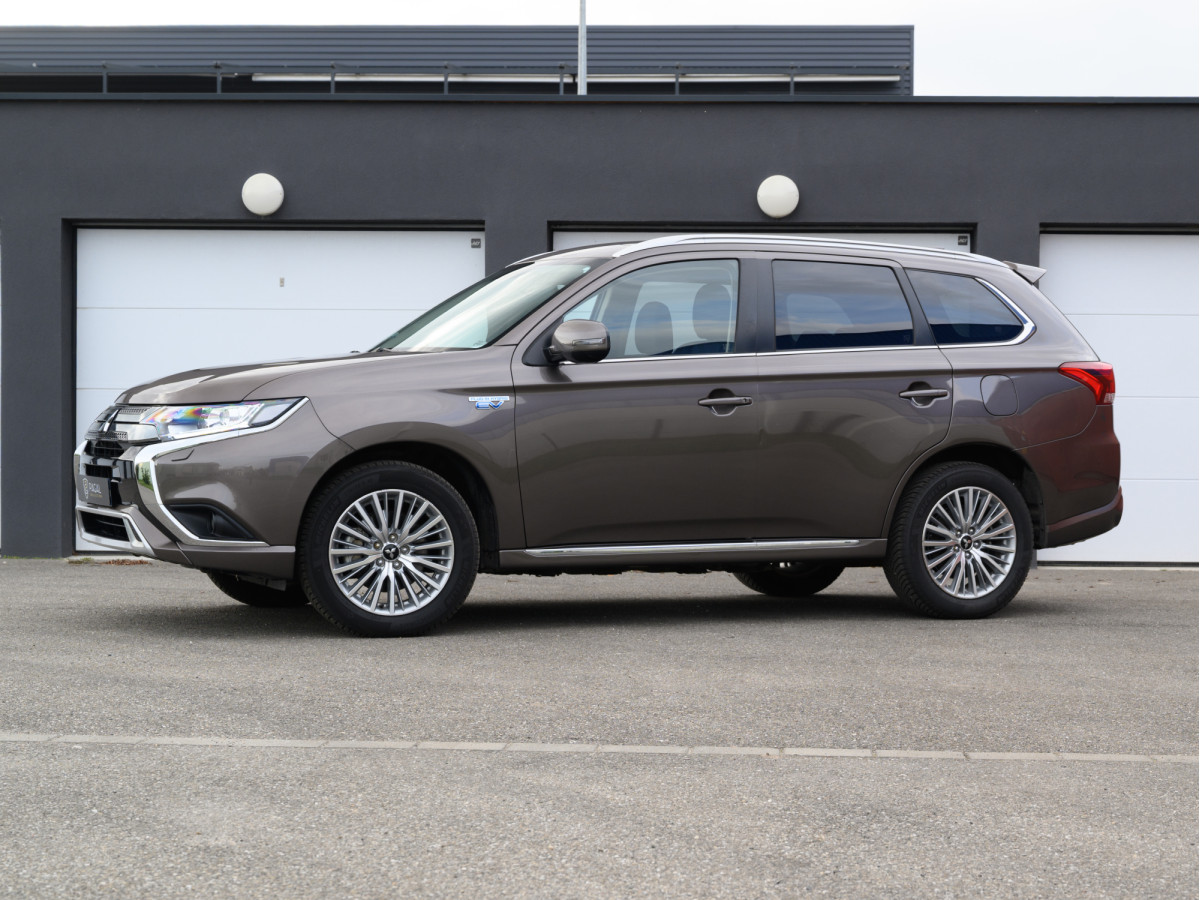 Mitsubishi Outlander Plug-in BASIS 2.4 4WD