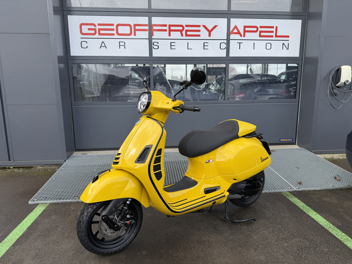 Vespa GTS Super Sport 300