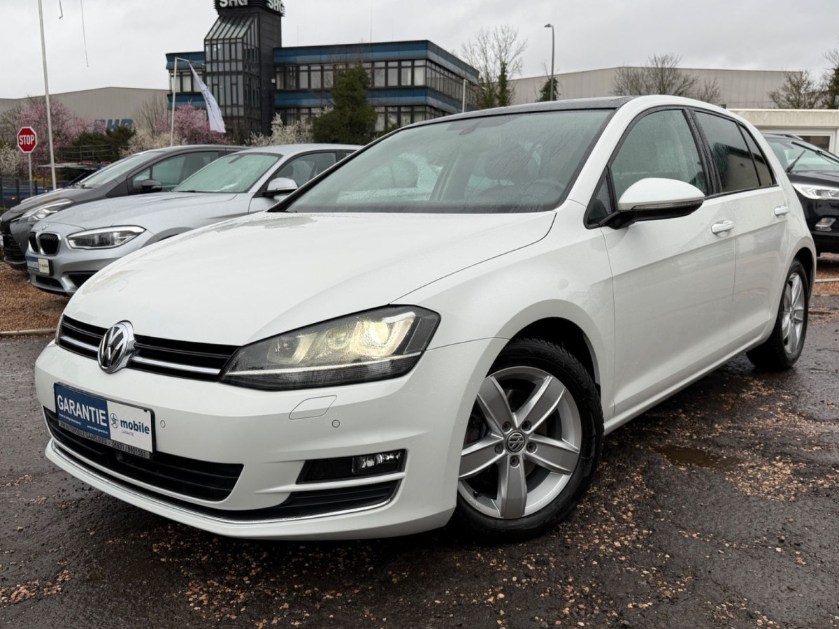 Volkswagen Golf VII Lim. Highline BMT 150PS/DSG/Pano/Leder/