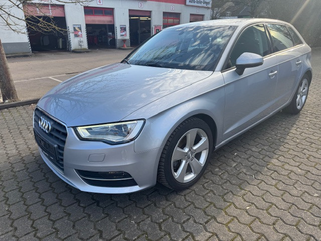 Audi A3 AUDI A3 NAVI XENON MFL TEMPOMAT BII XENON