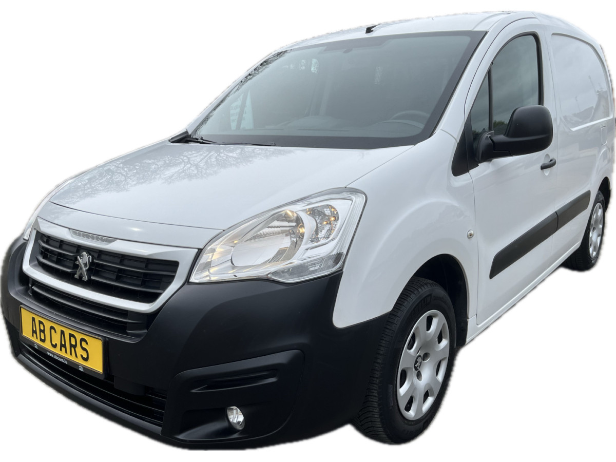 Peugeot Partner 1.6 Blue Hdi 100cv 3 places Clim Tempomat PDC 18.000km!