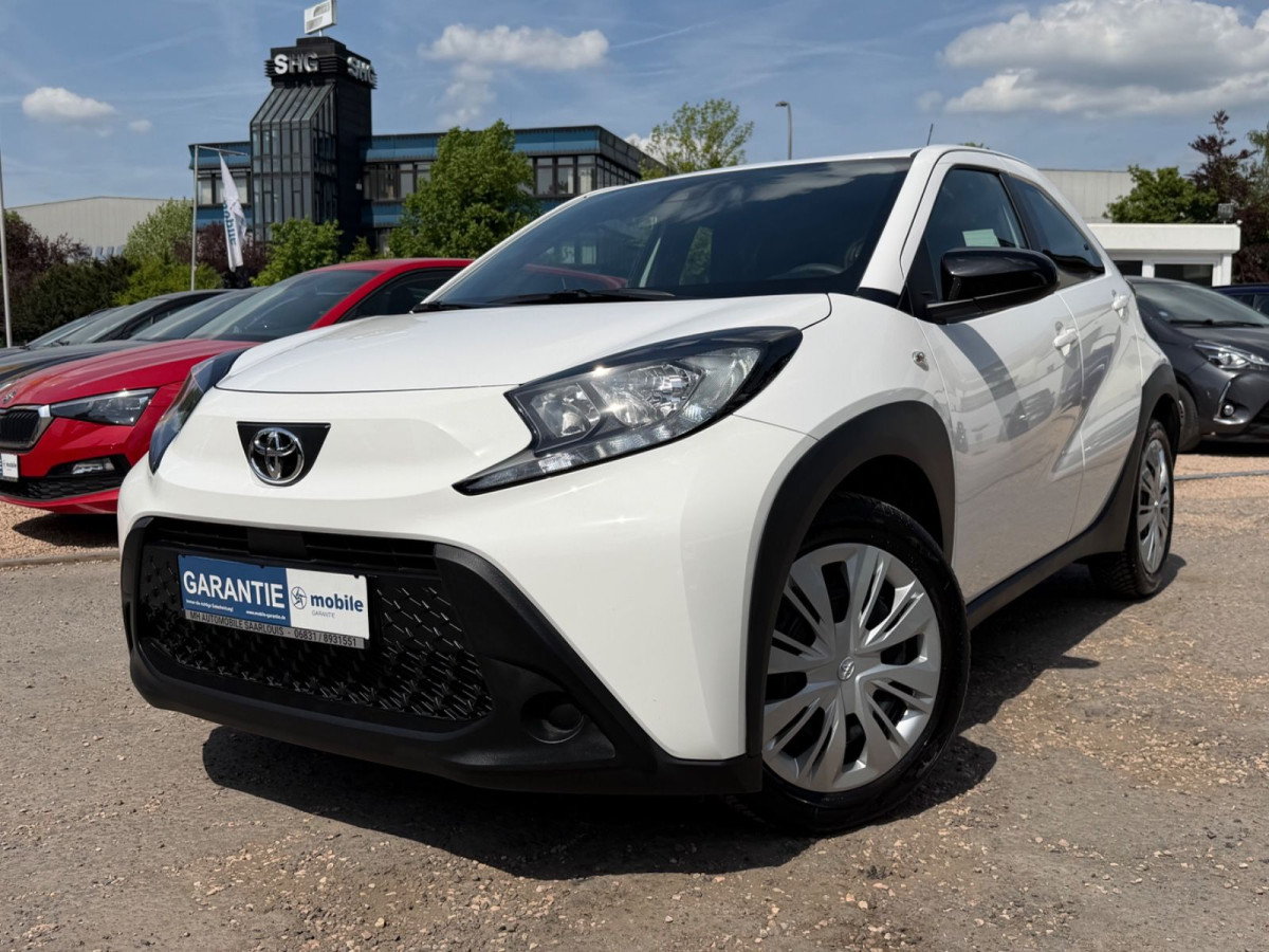 Toyota Aygo X Play/ Kamera / Klima /