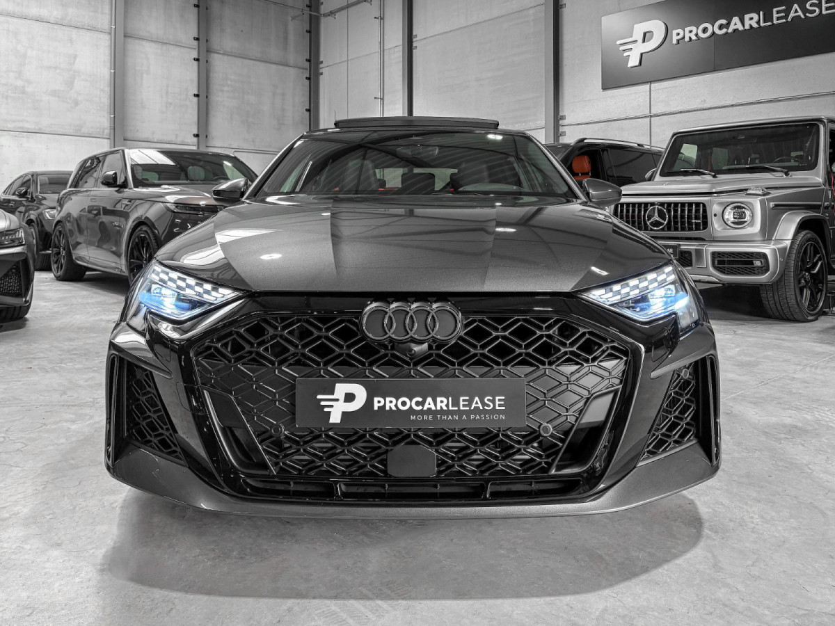 Audi RS3 Sportback 2.5 TFSI quattro/Pano/19/360°/SONOS/SCHALE S/MATRIX