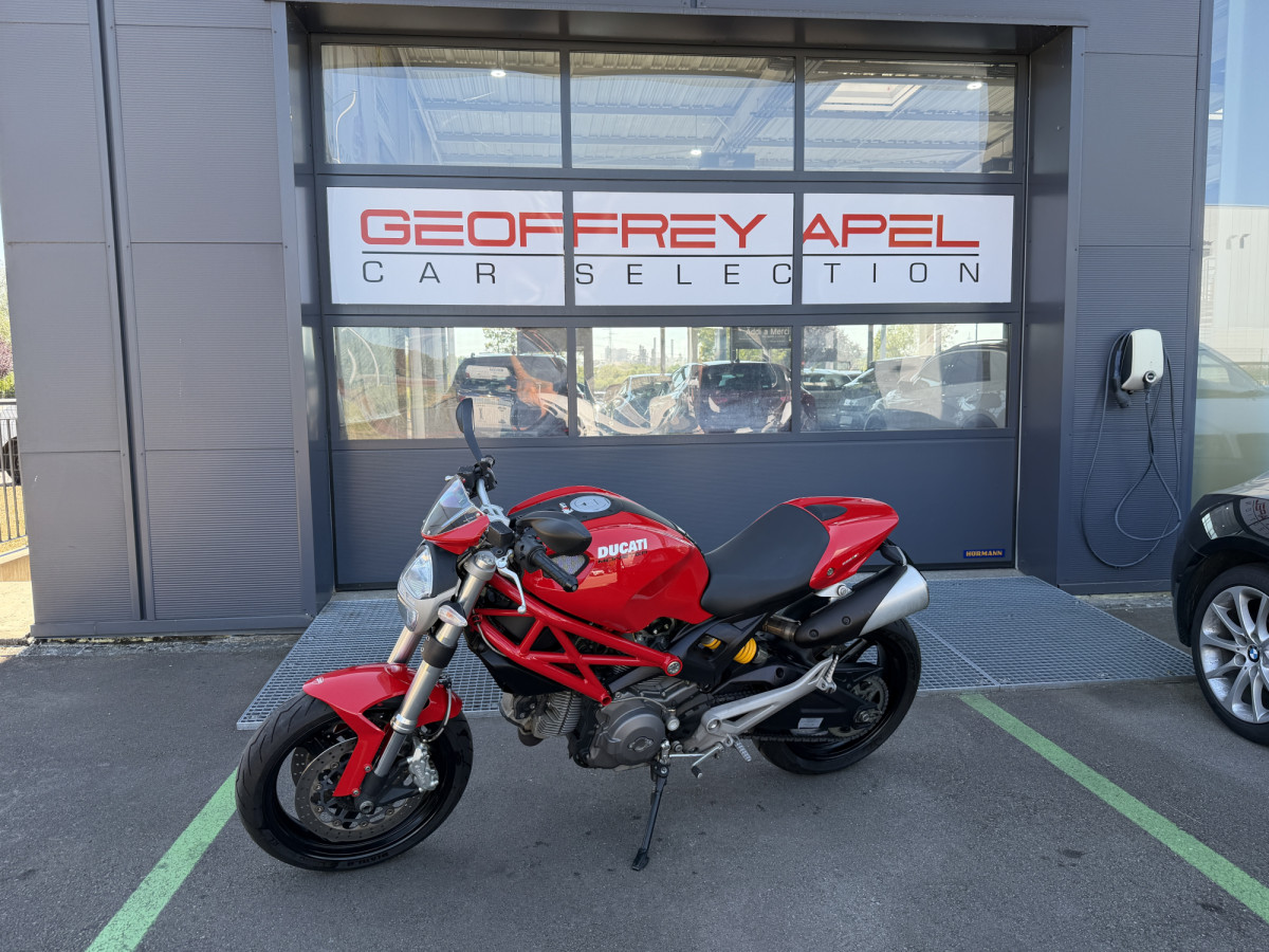 Ducati Monster 696 