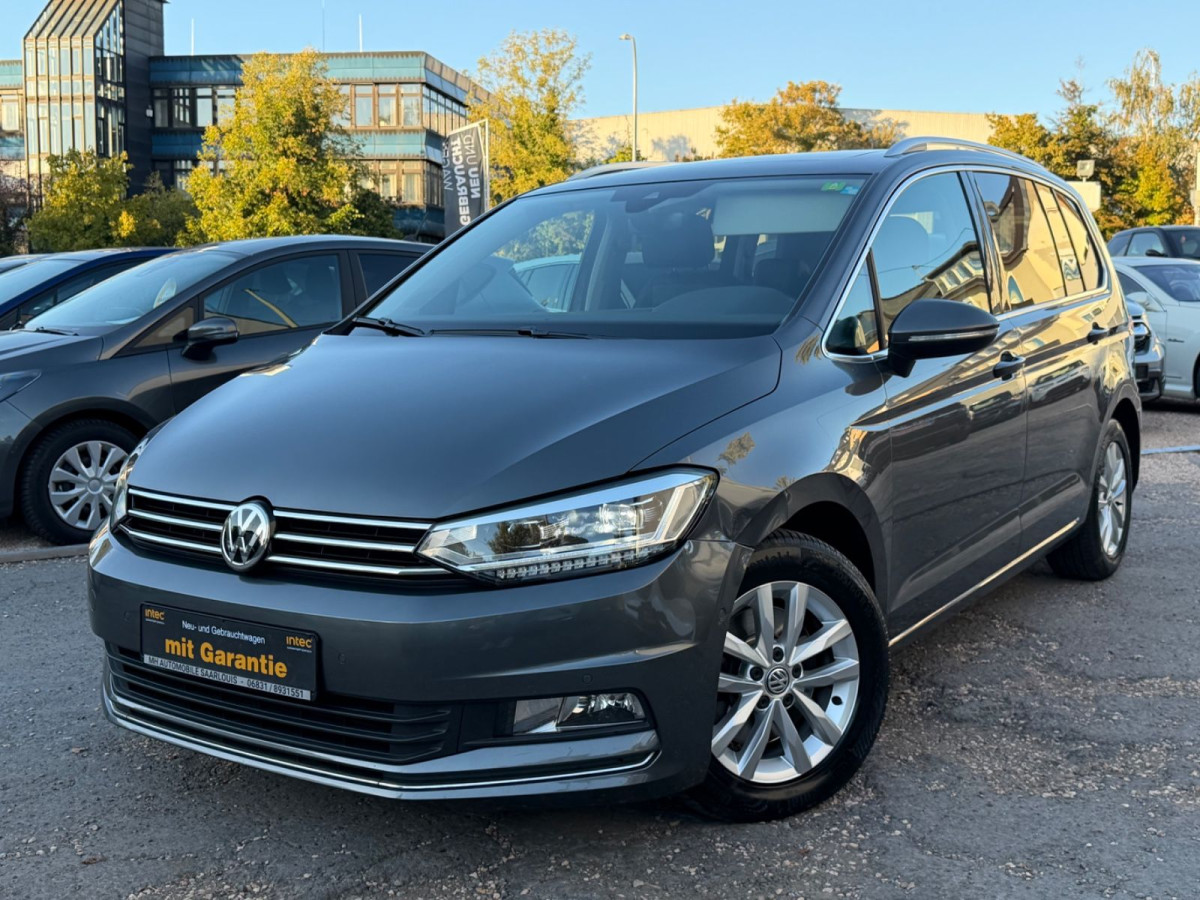 Volkswagen Touran 1.6 TDI DSG/Leder/Navi/Pano/Kamera/Voll