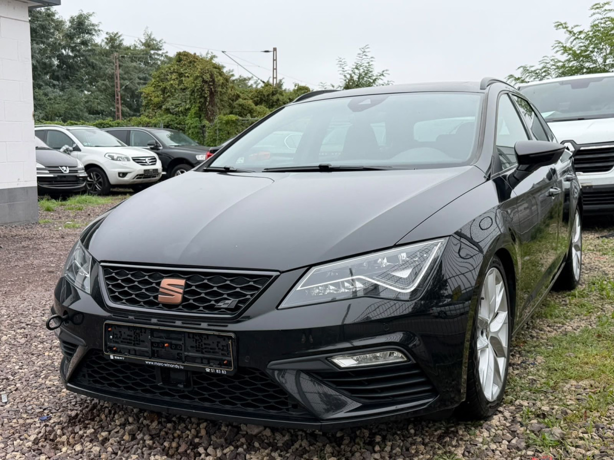 Seat Leon ST Cupra 300 4Drive / Pano /