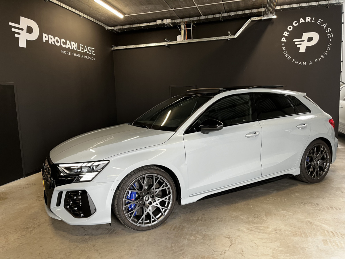 Audi RS3 Sportback 2.5 TFSI quattro PERFORMANCE EDITION/ 1of300/PANO/19...