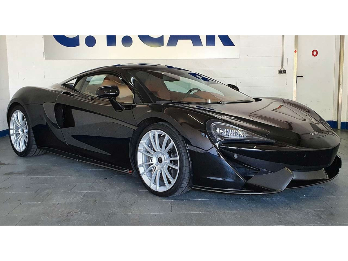 McLaren 570S 3.8 V8 Coupé ** CERAMIC/ STEALTH **