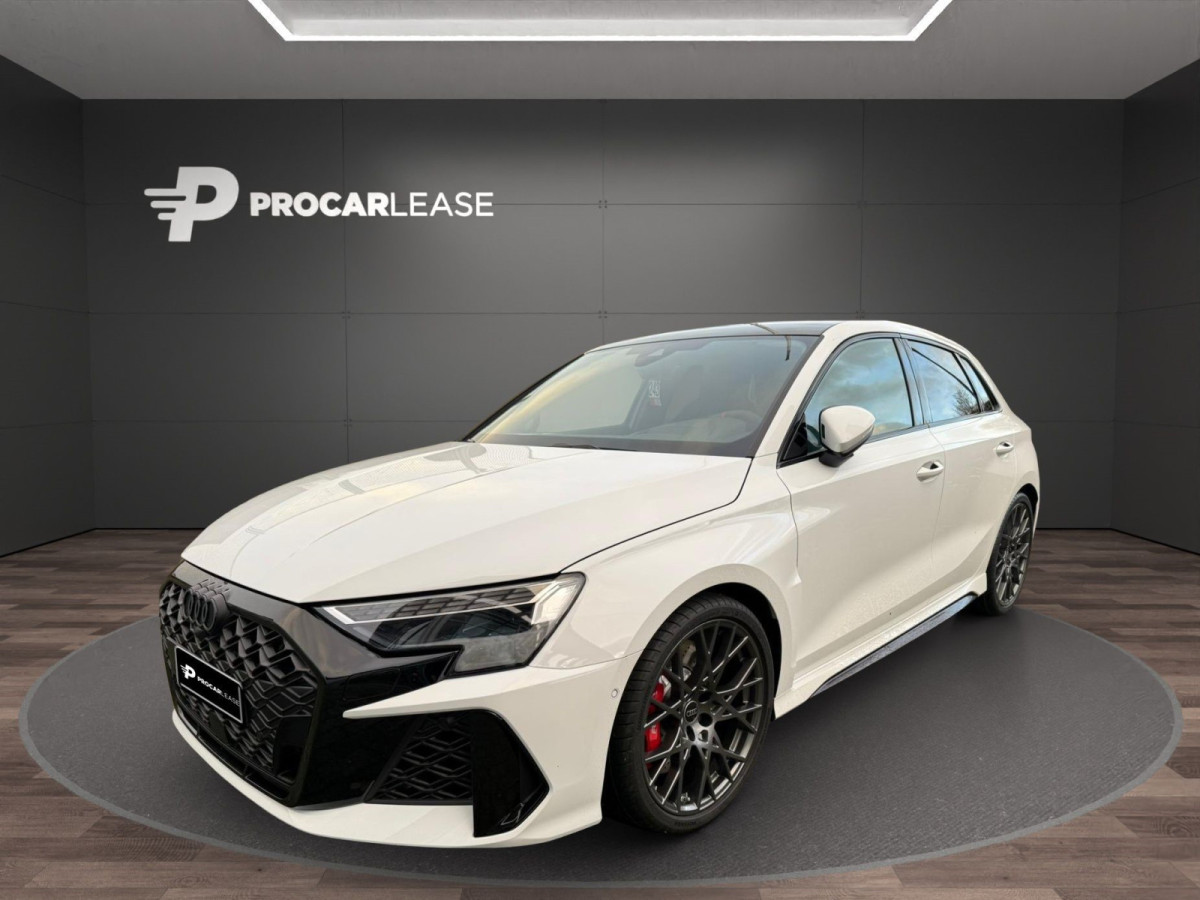 Audi RS3 NEW MODEL /Audi RS3 TFSI Sportback quattro S tronic/Pano/19/RS