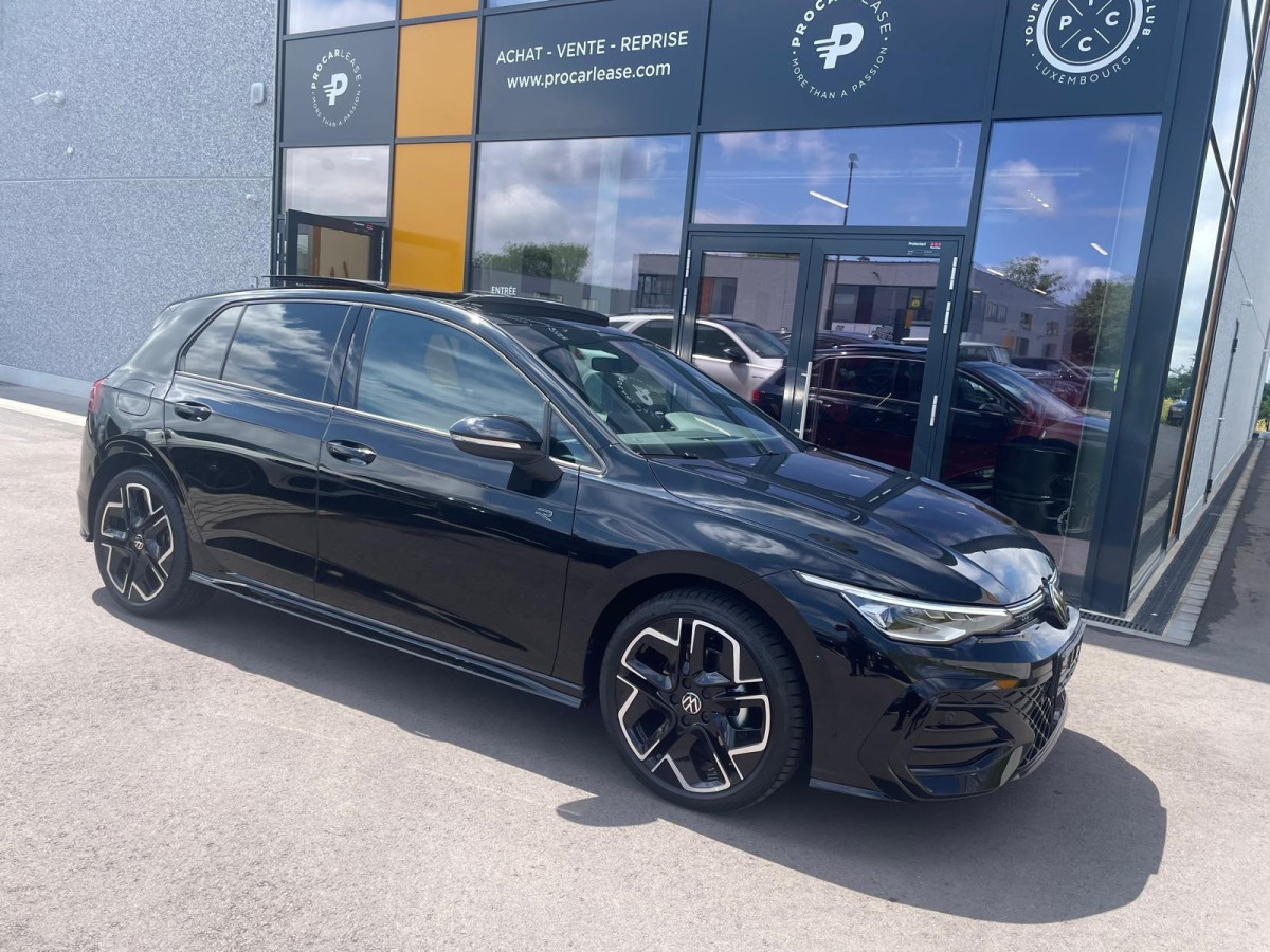 Volkswagen Golf GOLF 8 2.0 TDi/ FACELIFT/R-Line / 150CV/DSG/TO/360°/LED/