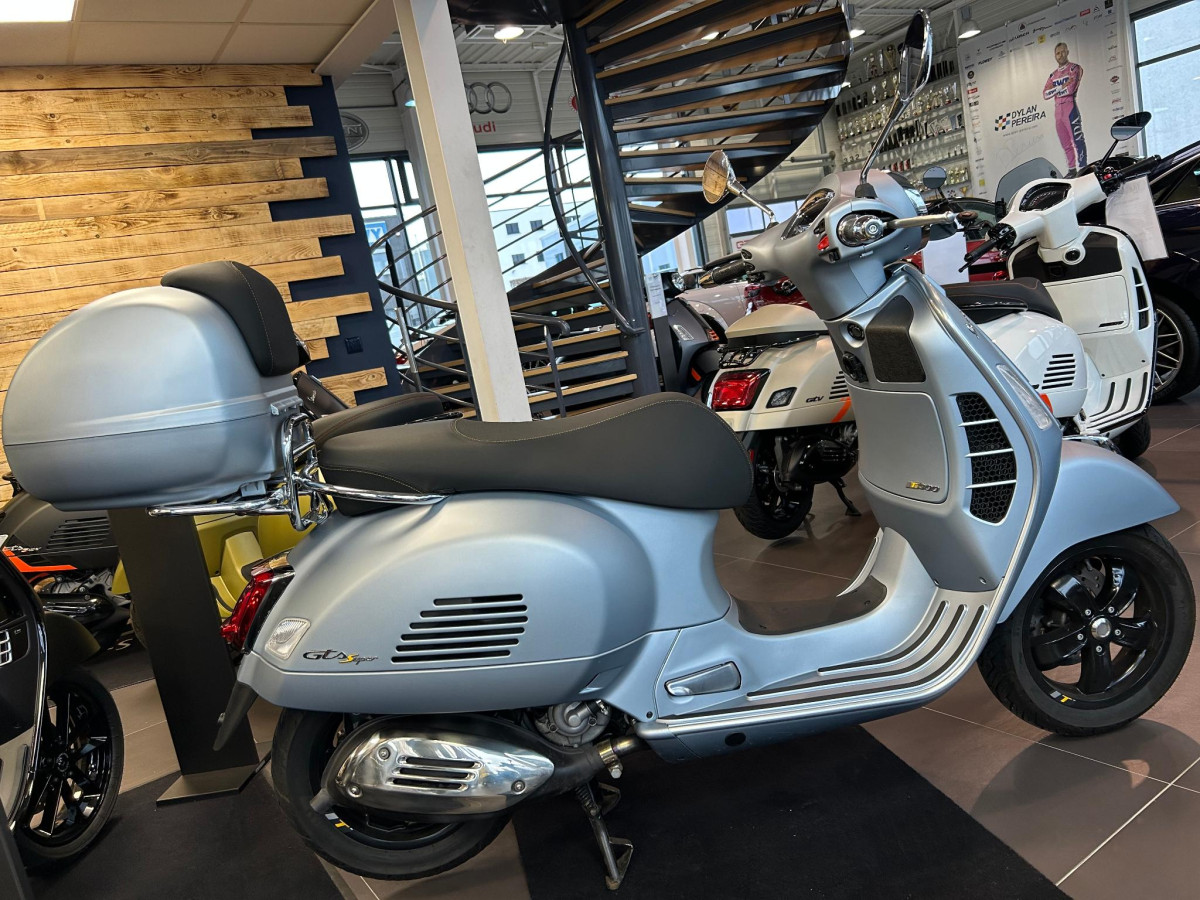 Vespa GTS 300 Super Tech
