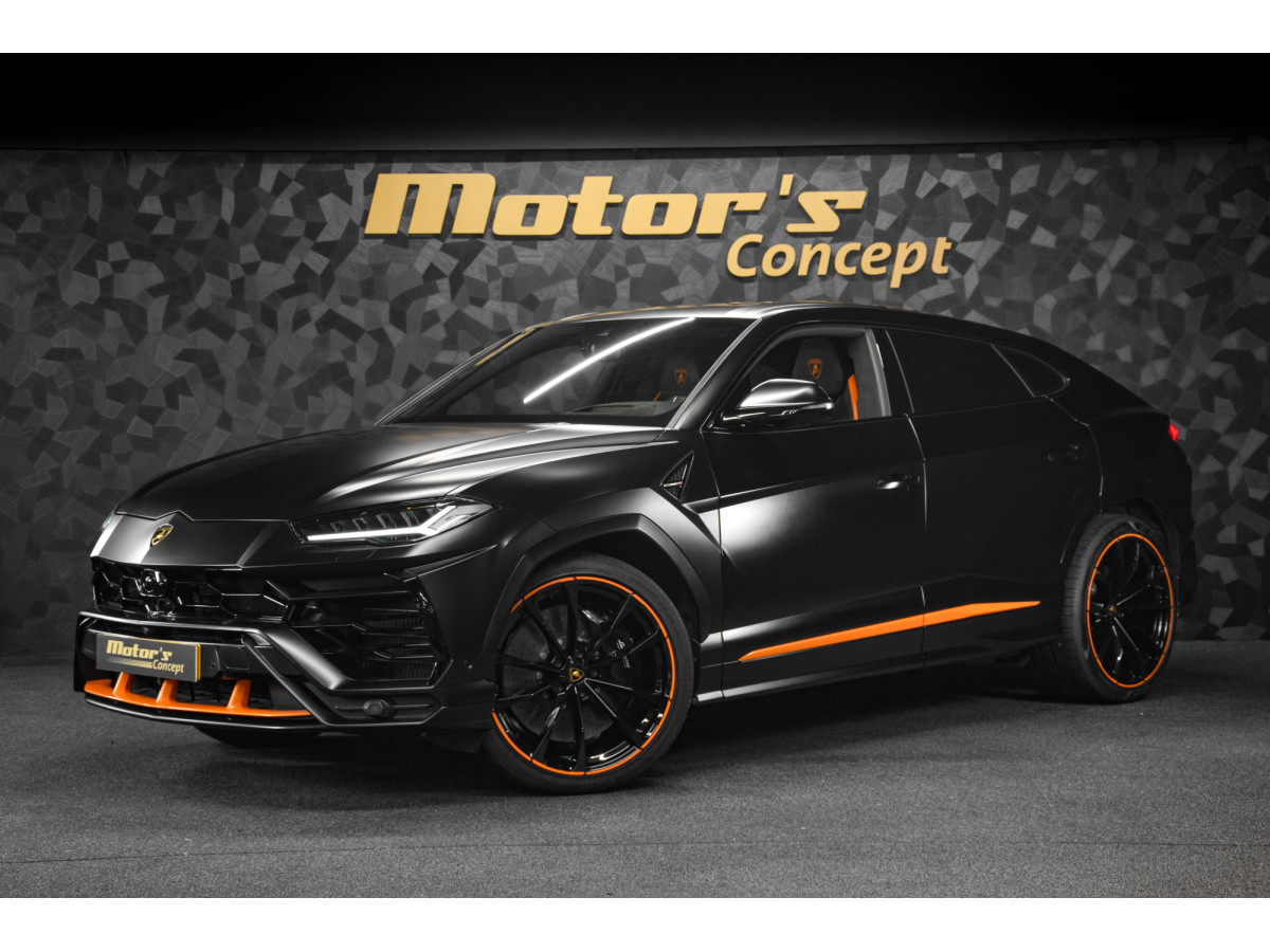 Lamborghini Urus V8 CAPSULE - NERO NOCTIS / ARANCIO ATLAS