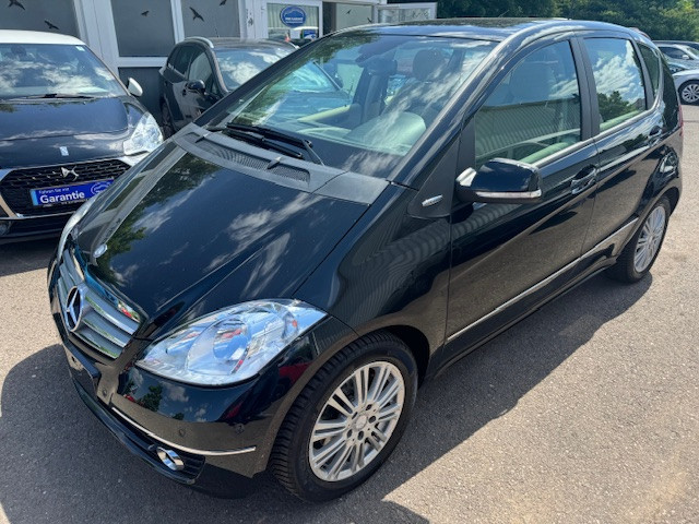 Mercedes-Benz A 200 MERCEDES-BENZ A200 AUTOMATIK PANORAMA LEDER SHZ