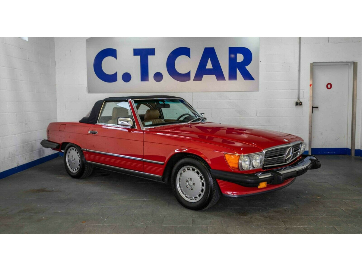 Mercedes-Benz SL 560 R107