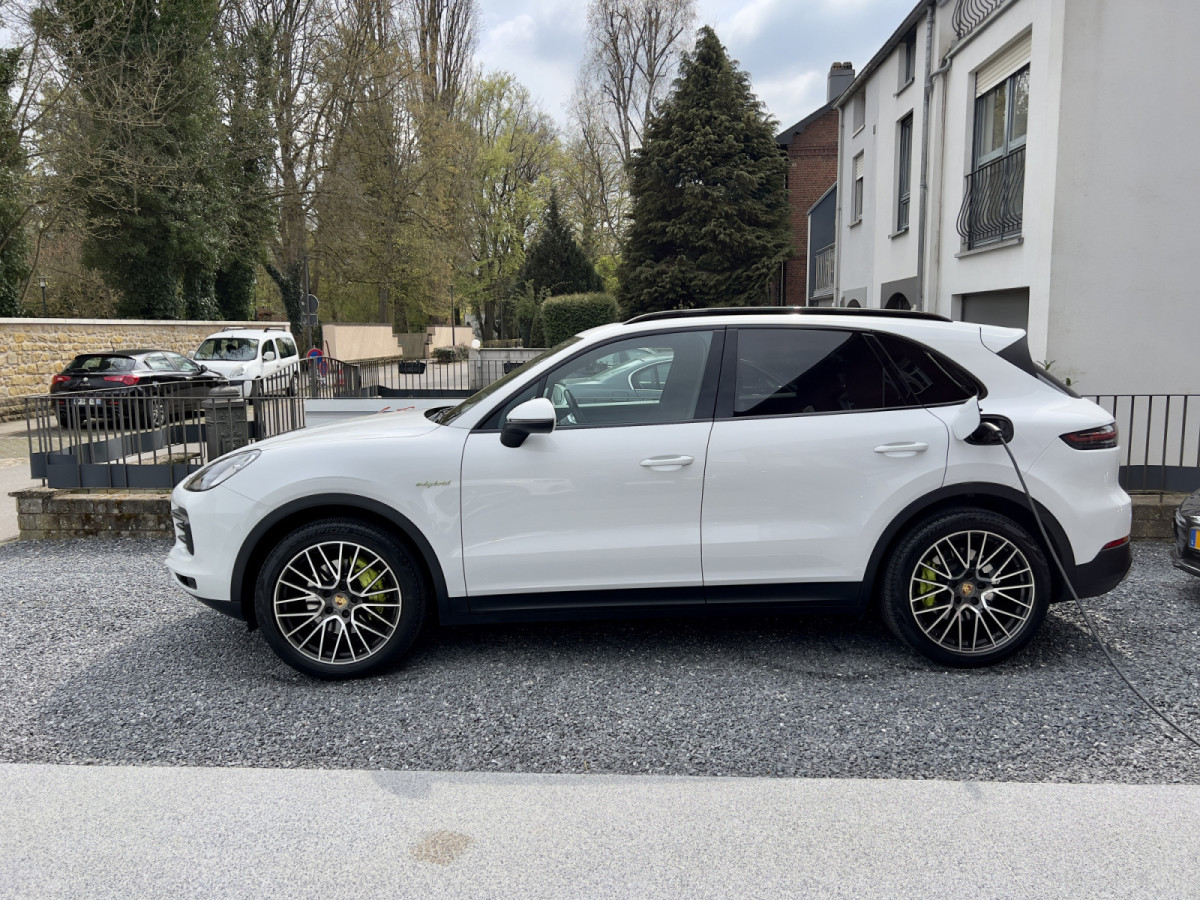 Porsche Cayenne E-HYBRID 462 TIPTRONIC S 8 21’ PANO