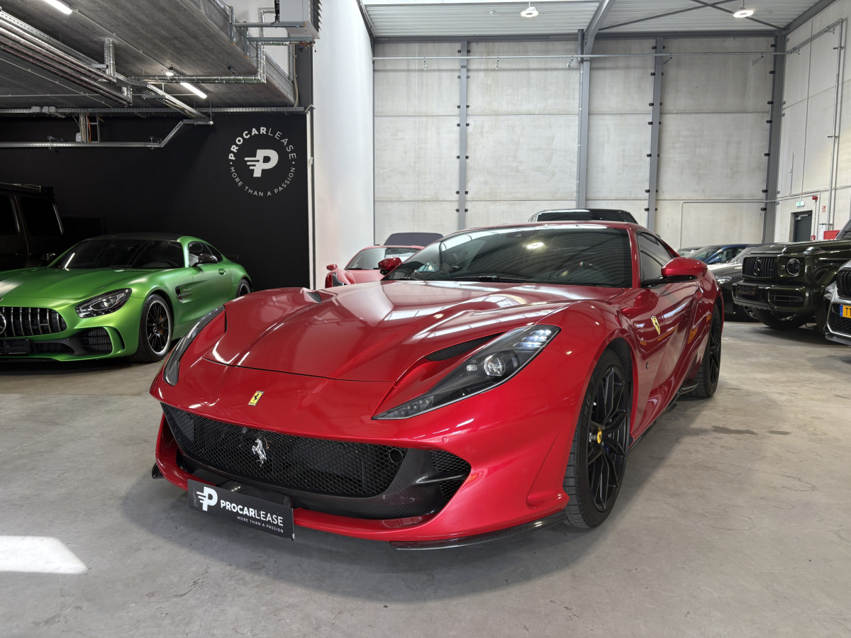 Ferrari 812 Superfast SUPERFAST(COVERING)/1Hd/ RACING SEATS/DISPLAY/CARBON/ 20*/LIFT VOLL