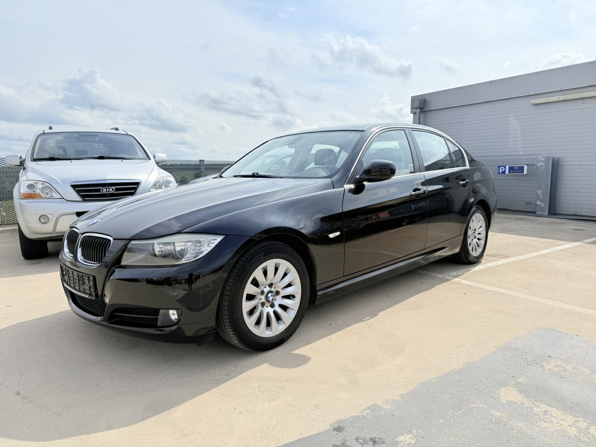 BMW 325 i 218ch LCI
