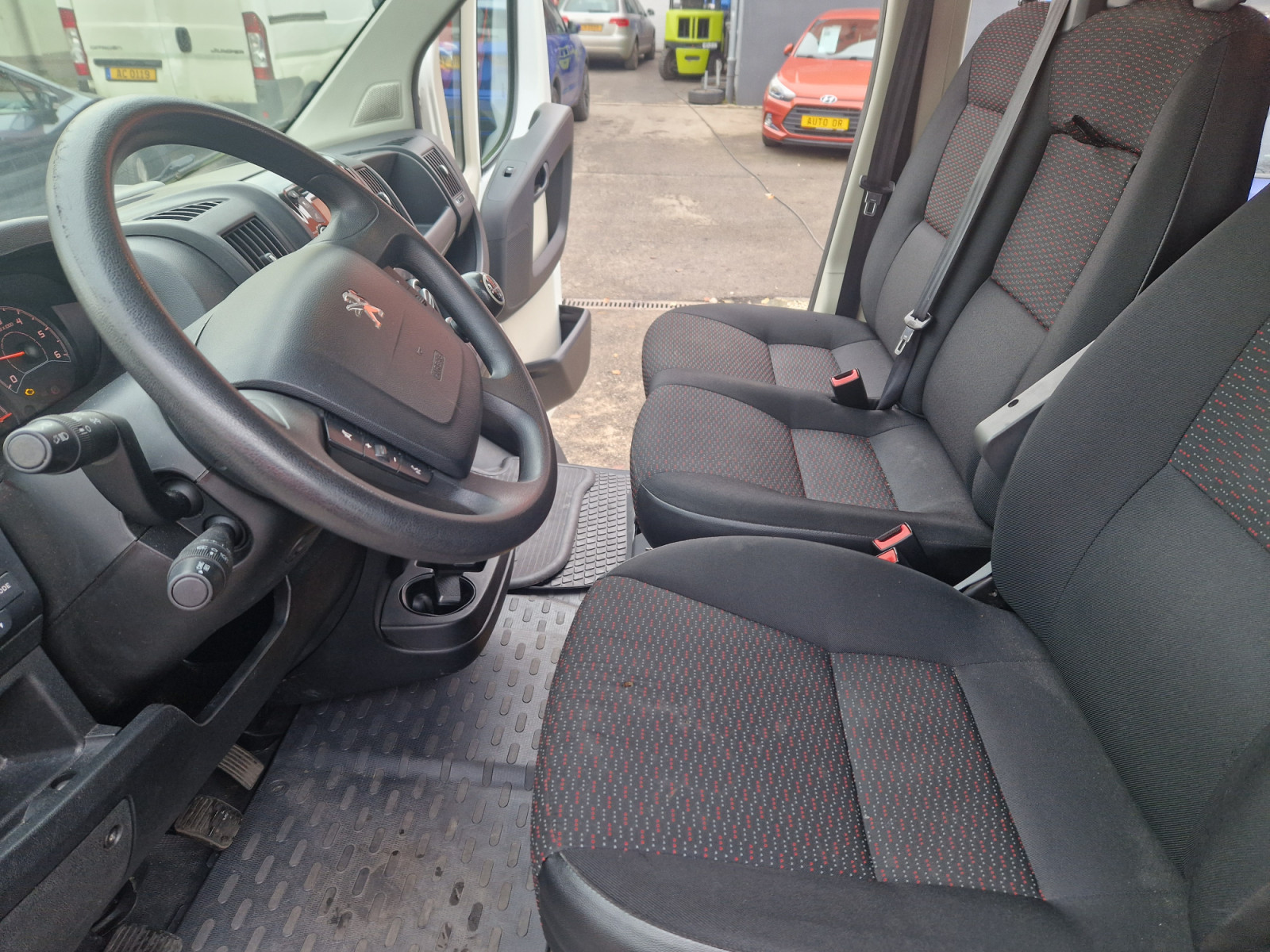 Peugeot Boxer 2.0 Hdi 130 CV Double Cabine 6 Places Garantie 12 Mois
