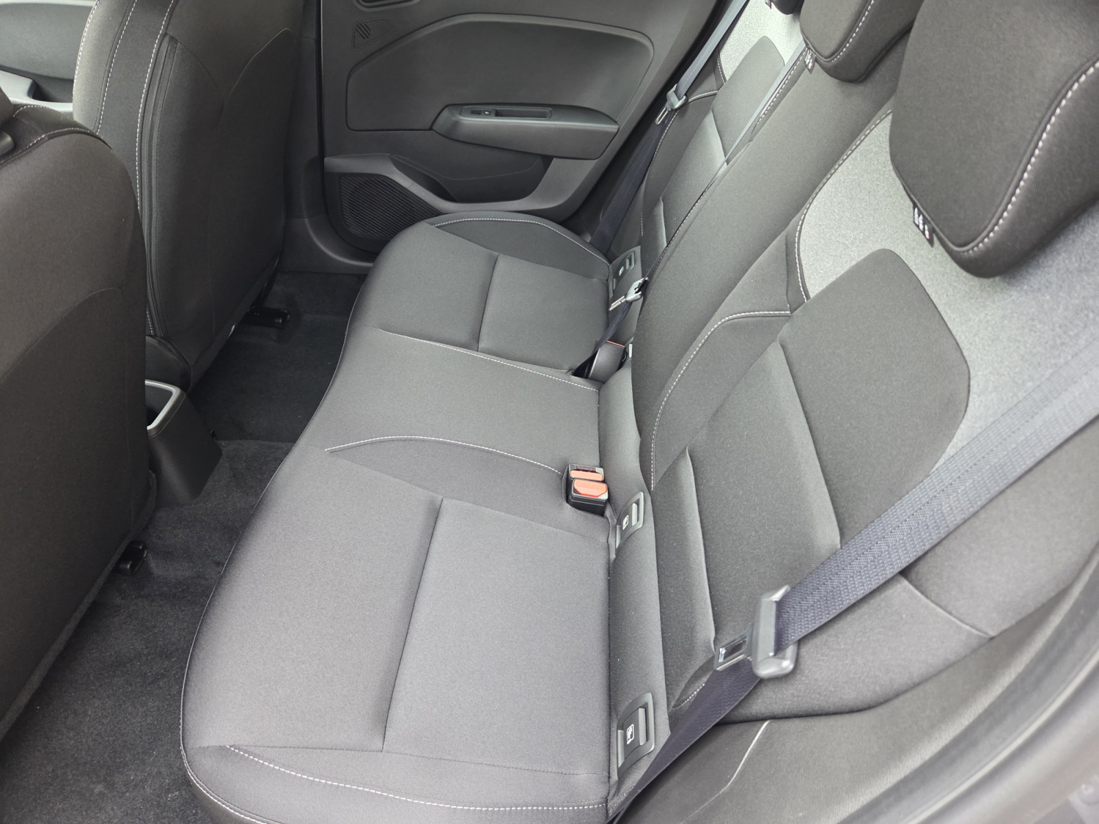 Renault Clio 1.5 Dci 100 CV Evolution Edition (Véhicule Neuf 0 Kms)