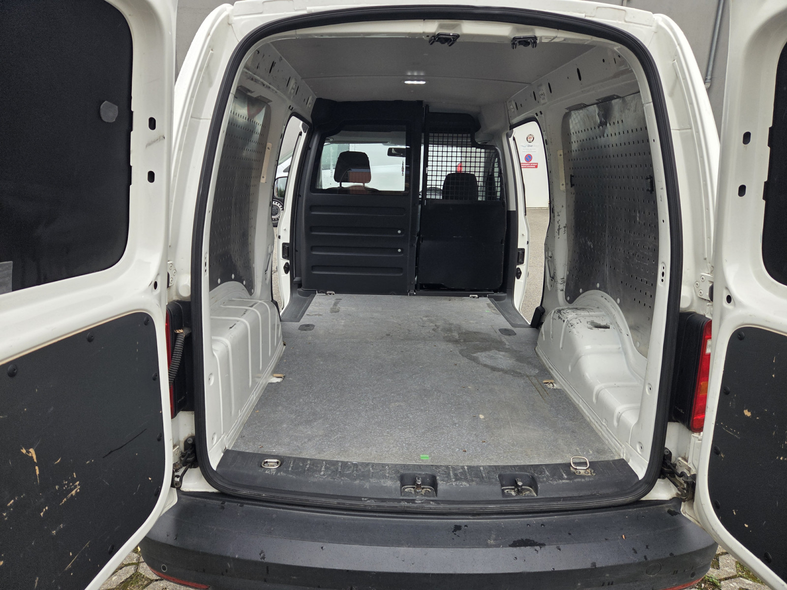 Volkswagen Caddy Camionette En Location 50€ / Jour