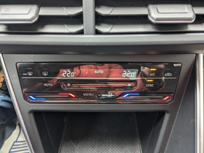 Volkswagen Polo 1.0 TSI DSG CARPLAY LED CLIM AUTO