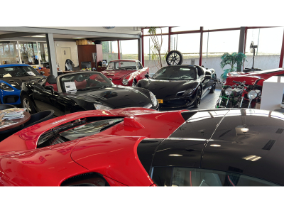 Ferrari 296 GTS LIFT HEAD UP 1 HAND