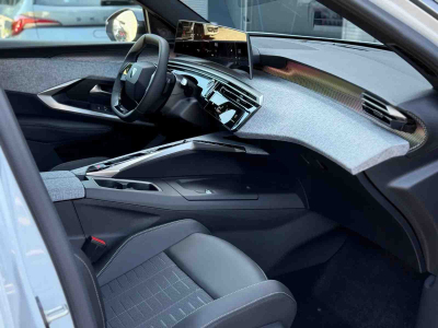Peugeot 3008 1.2 Hybrid 145 E-DSC6 GT