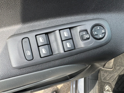 Citroën Berlingo CITROEN BERLINGO SHINE M HEAD UP KAMERA AUTOMATIK 7 SITZER