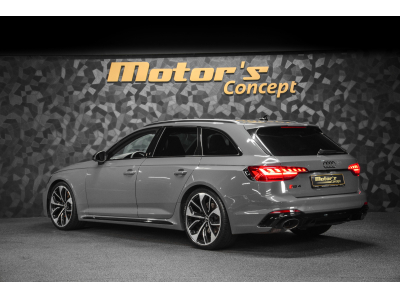 Audi RS4 AVANT 2.9 V6 QUATTRO