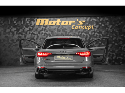 Audi RS4 AVANT 2.9 V6 QUATTRO