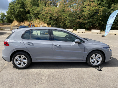 Volkswagen Golf GOLF 8 1.0 e-TSI Life DSG 110 Webasto