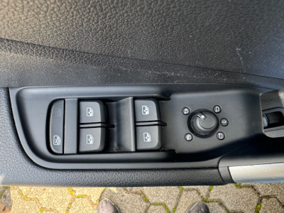 Audi Q2 AUDI Q2 SPORT LEDER NAVI LED SHZ TEMPOMAT MFL