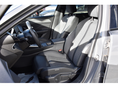 Peugeot 408 1.2 PureTech Allure EAT8