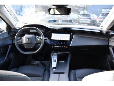 Peugeot 408 1.2 PureTech Allure EAT8