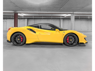 Ferrari 488 Pista FULL CARBON SPEC/ LIFT/ FULL FERRARI SERVICE