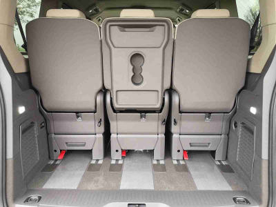 Volkswagen T7 Multivan 2.0 TDI 150 DSG Sport