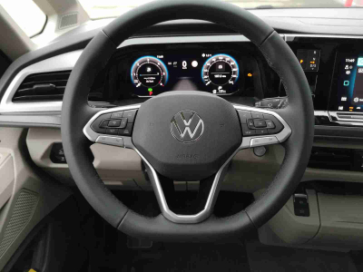 Volkswagen T7 Multivan 2.0 TDI 150 DSG Sport Long